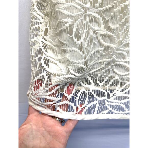 BCBGeneration Ivory Lace Overlay Sleeveless Top Size M Romantic Boho Chic - Picture 2 of 9